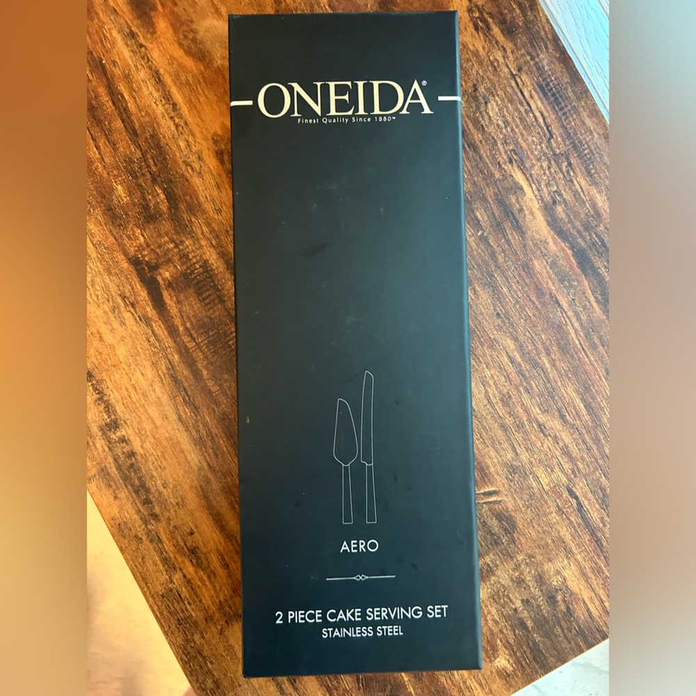 Oneida Stainless Steal Cake Serving Set